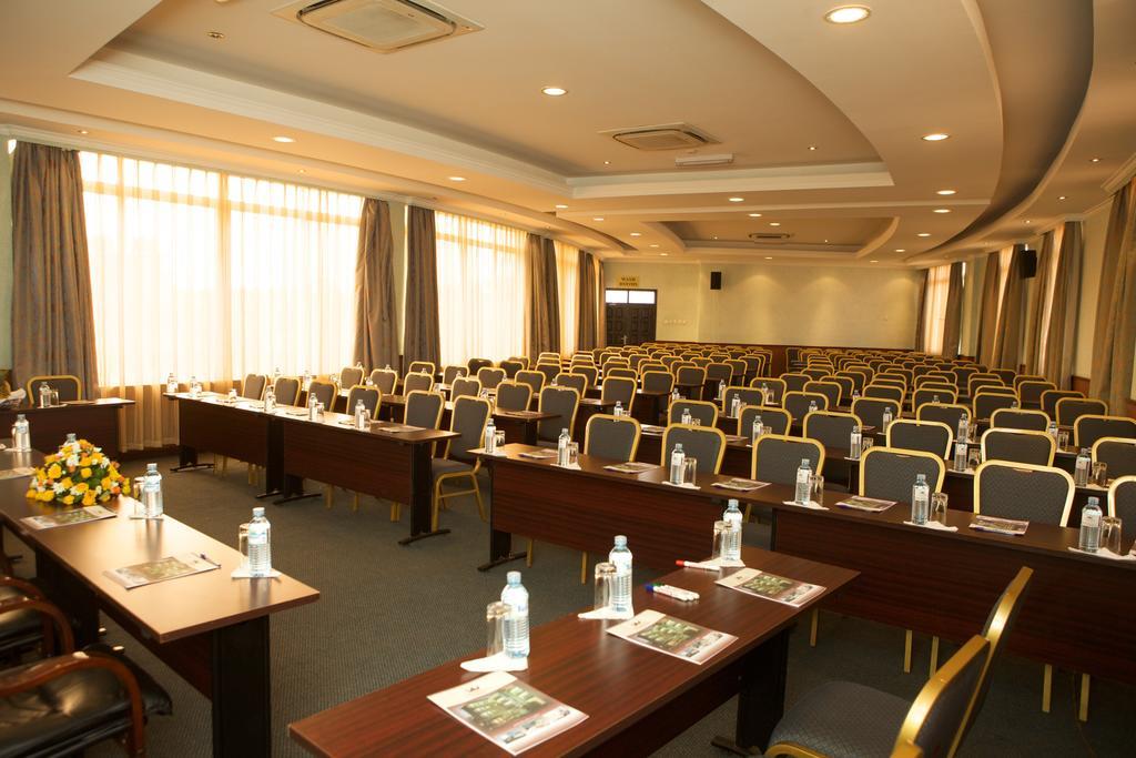 City Royal Resort Hotel Kyambogo  Phòng bức ảnh