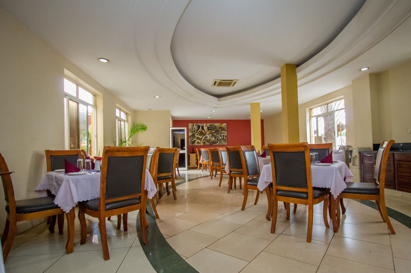 City Royal Resort Hotel Kyambogo  Ngoại thất bức ảnh