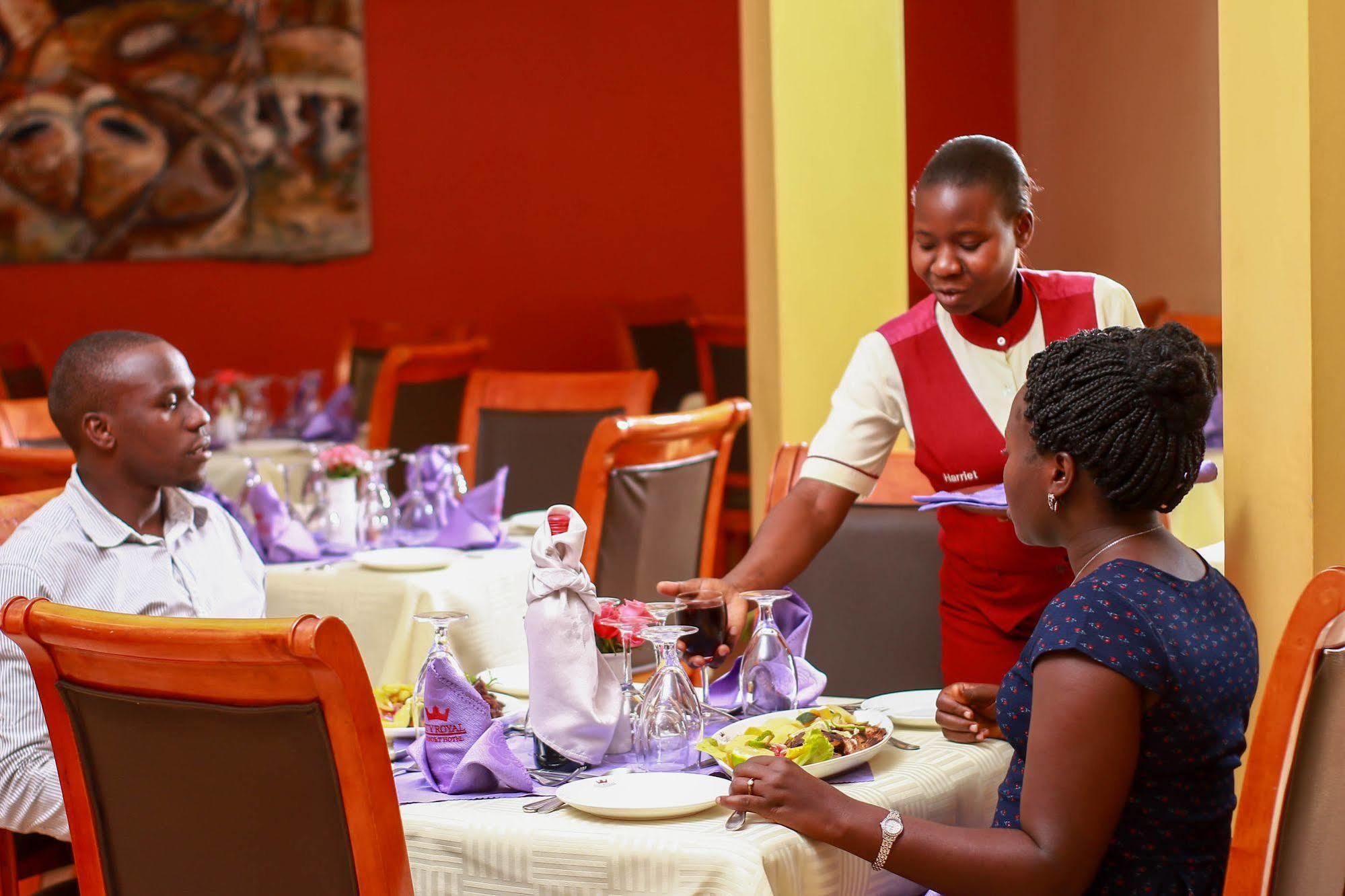 City Royal Resort Hotel Kyambogo  Ngoại thất bức ảnh