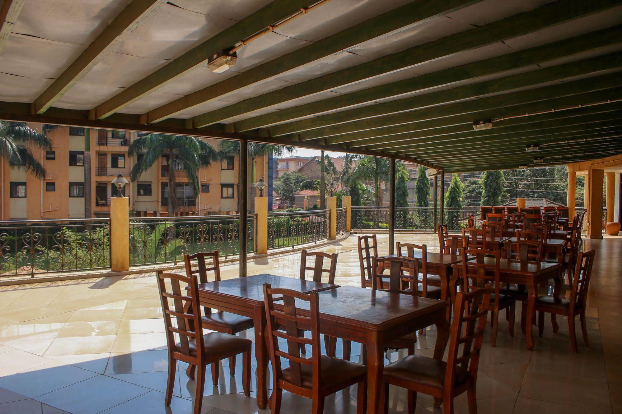 City Royal Resort Hotel Kyambogo  Ngoại thất bức ảnh