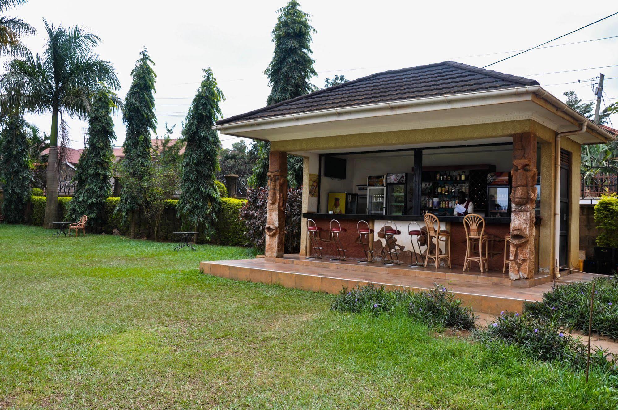 City Royal Resort Hotel Kyambogo  Ngoại thất bức ảnh